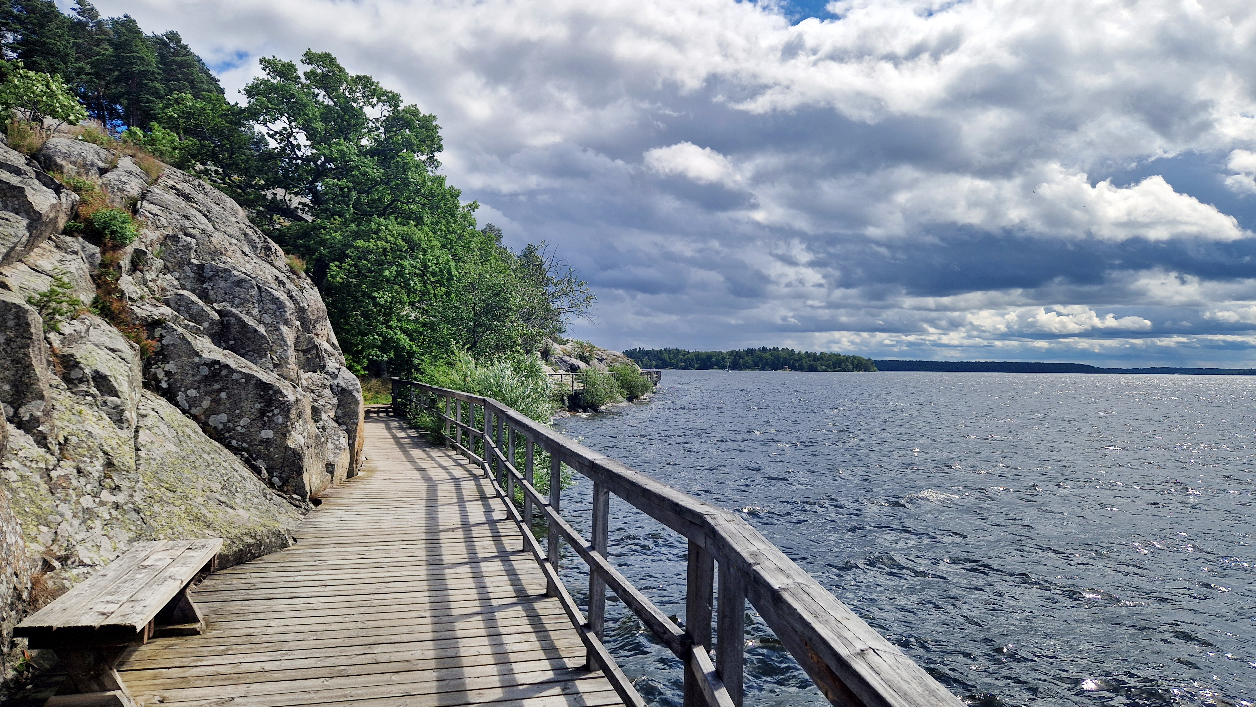 Riddersvikpromenaden utefter klipporna